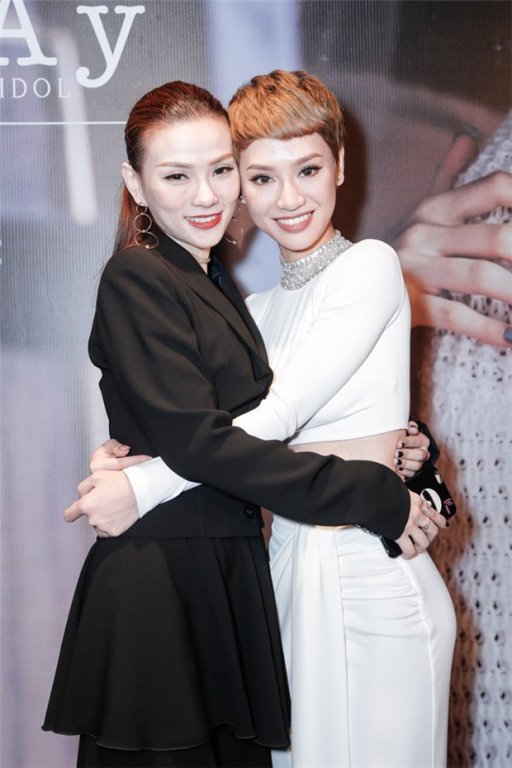 Trà My Idol và Thu Thủy vốn là chỗ chị em thân thiết. 