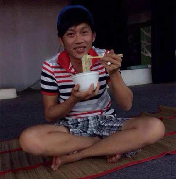 van-biet-hoai-linh-khong-thich-son-hao-hai-vi-nhung-nhin-bua-com-toan-mam-cua-danh-hai-ai-nay-van-xot-xa