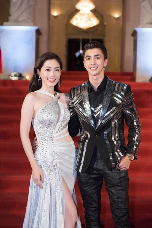 Á hậu Phương Nga bên bạn trai