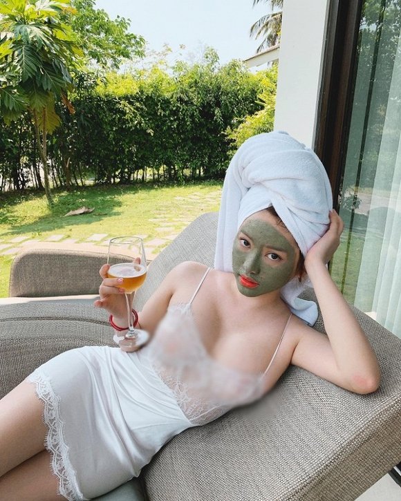 vach-ao-huong-dan-boi-kem-duong-da-thuy-vi-khien-nguoi-xem-nin-tho-boi-chi-can-lo-tay-la-lo-ca-vong-mot