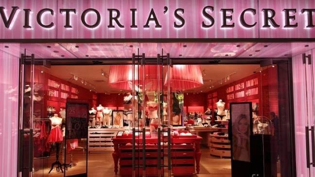 victorias-secrect-co-the-huy-show-do-chieu-mo-nguoi-mau-chuyen-gioi