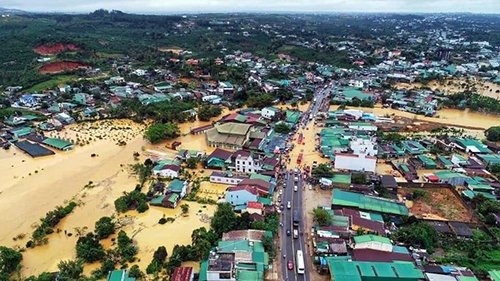 Cuộc chạy lũ của người dân Tây Nguyên