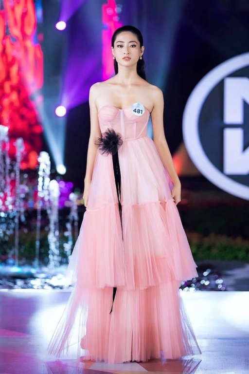 ky-duyen-va-nhung-hoa-hau-theo-phong-cach-khoe-body-nong-bong