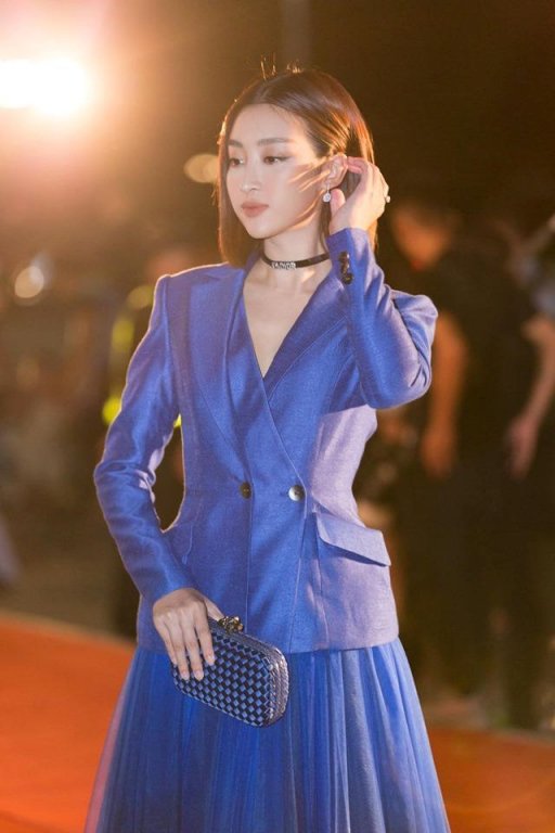 ky-duyen-va-nhung-hoa-hau-theo-phong-cach-khoe-body-nong-bong