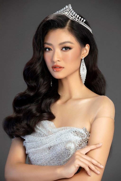 thuy-linh-kieu-loan-tuong-san-than-thai-dep-kho-cuong-ra-mat-cong-chung