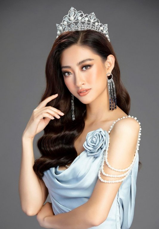 thuy-linh-kieu-loan-tuong-san-than-thai-dep-kho-cuong-ra-mat-cong-chung