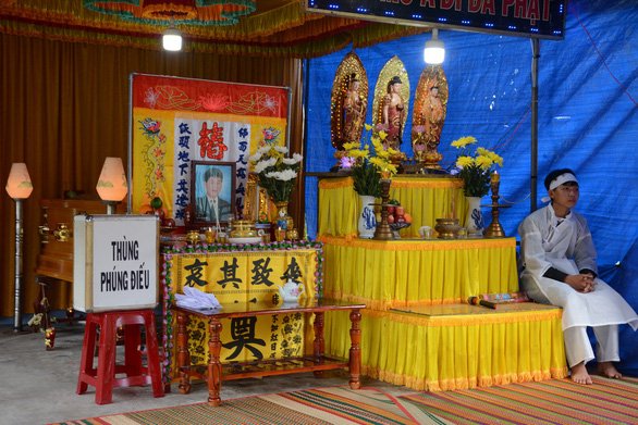 Chuyến du lịch hè định mệnh nghẹn ngào bên bãi biển