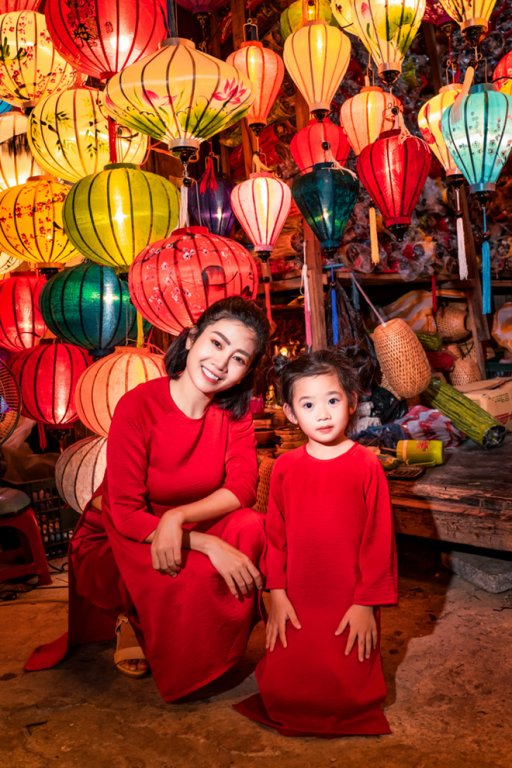 sau-con-bao-benh-dien-vien-mai-phuong-dua-con-gai-di-du-lich-hoi-an