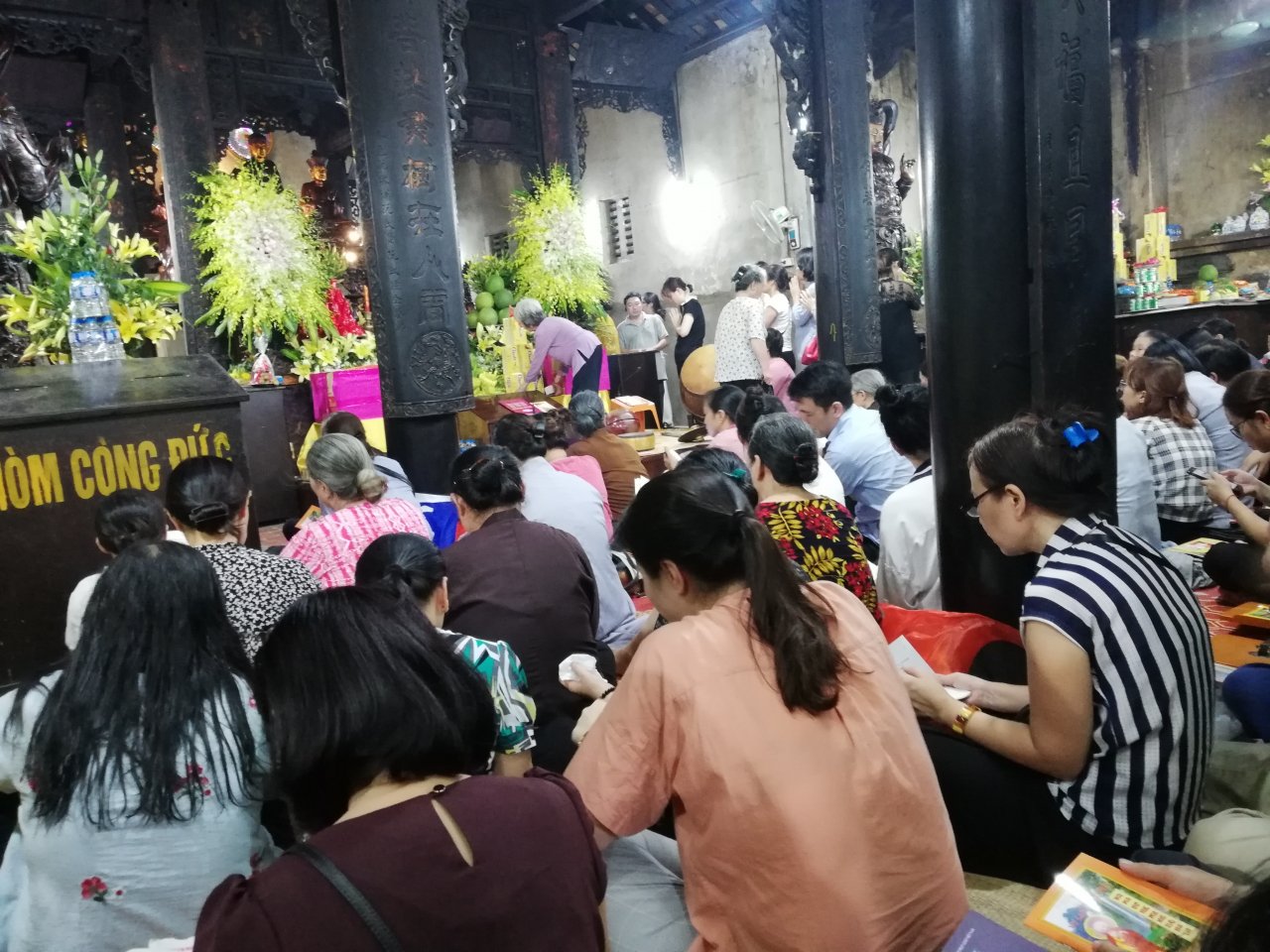 ha-noi-dai-le-vu-lan-chua-phuc-khanh-khong-con-canh-bien-nguoi-tran-ra-duong
