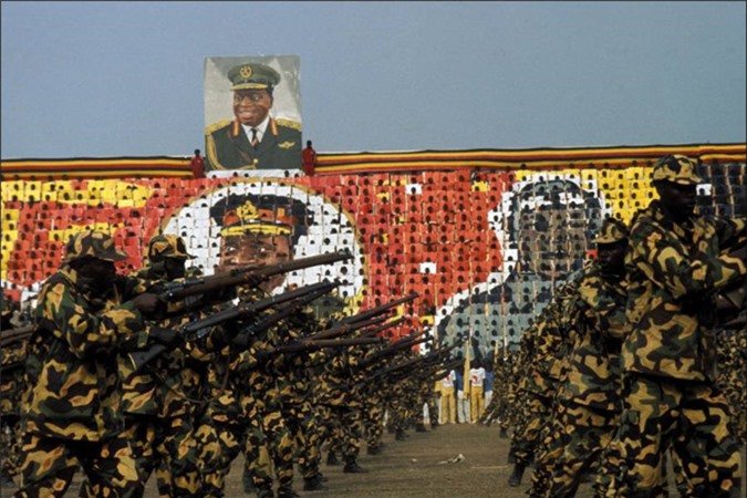 Rùng mình nhà độc tài sùng bái Hitler tàn sát 500.000 người - Hình 7 Rung minh nha doc tai sung bai Hitler tan sat 500.000 nguoi-Hinh-7