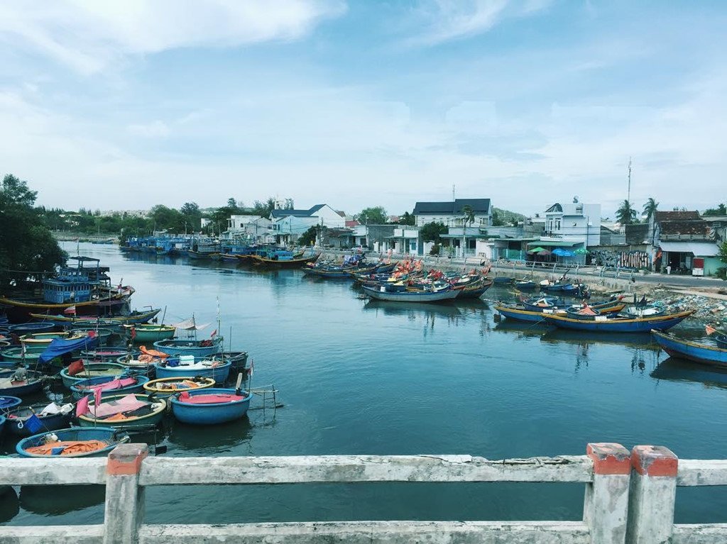 Lenh denh khap mien Tay song nuoc o nhung khu cho noi binh di hinh anh 7 