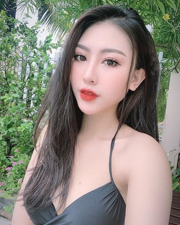 xuat-hien-chi-2-giay-hotgirl-trong-ve-nha-di-con-van-no-tung-troi