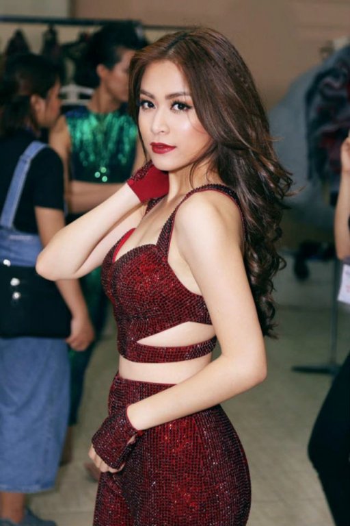 nhan-sac-tuoi-bam-dang-nguong-mo-cua-hoang-thuy-linh
