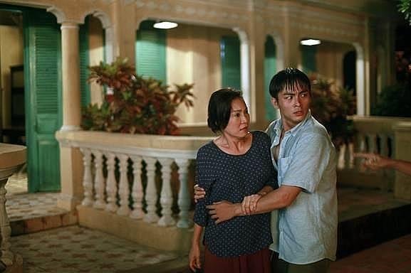 thua-me-con-di-cau-chuyen-cong-khai-dong-tinh-tron-ven-nhat-tren-man-anh-viet