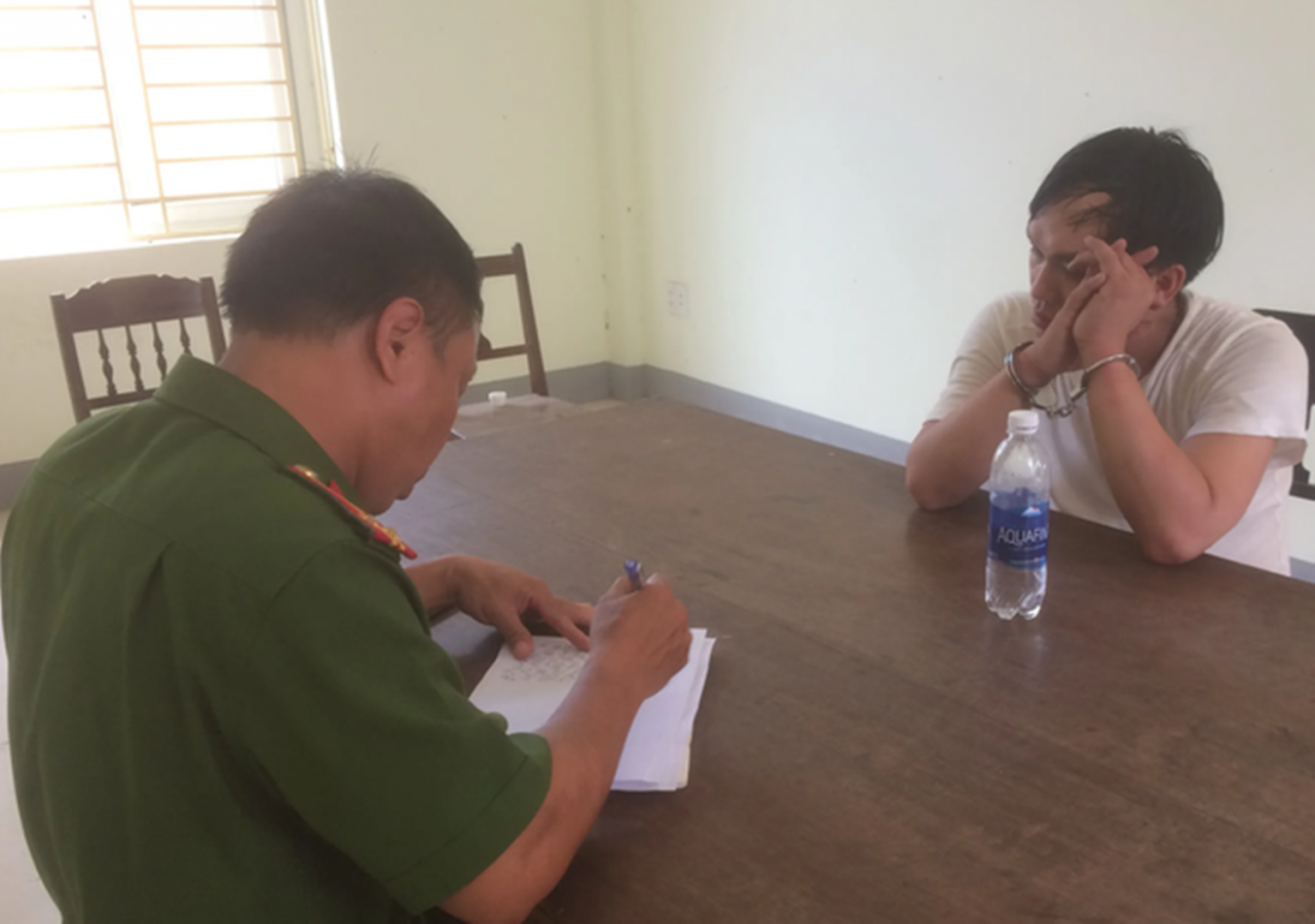 Tài xế vi phạm tại trụ sở Công an.
