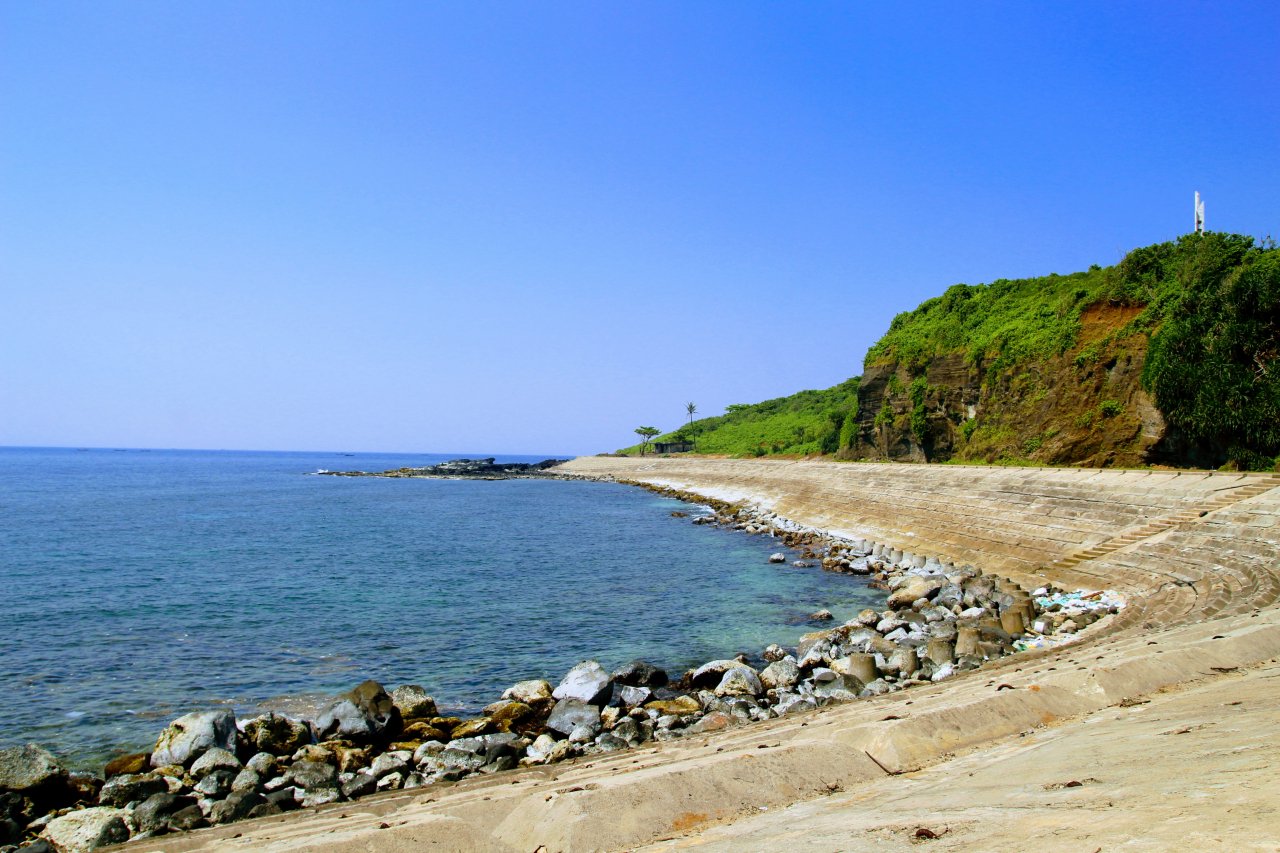 kham-pha-hon-ngoc-xanh-lap-lanh-giua-bien-dong