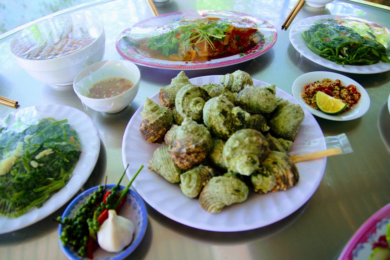 kham-pha-hon-ngoc-xanh-lap-lanh-giua-bien-dong