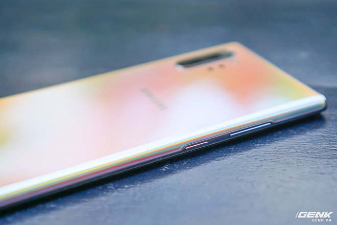 Mở hộp Galaxy Note10+ màu Ánh Cực Quang xem có gì mới