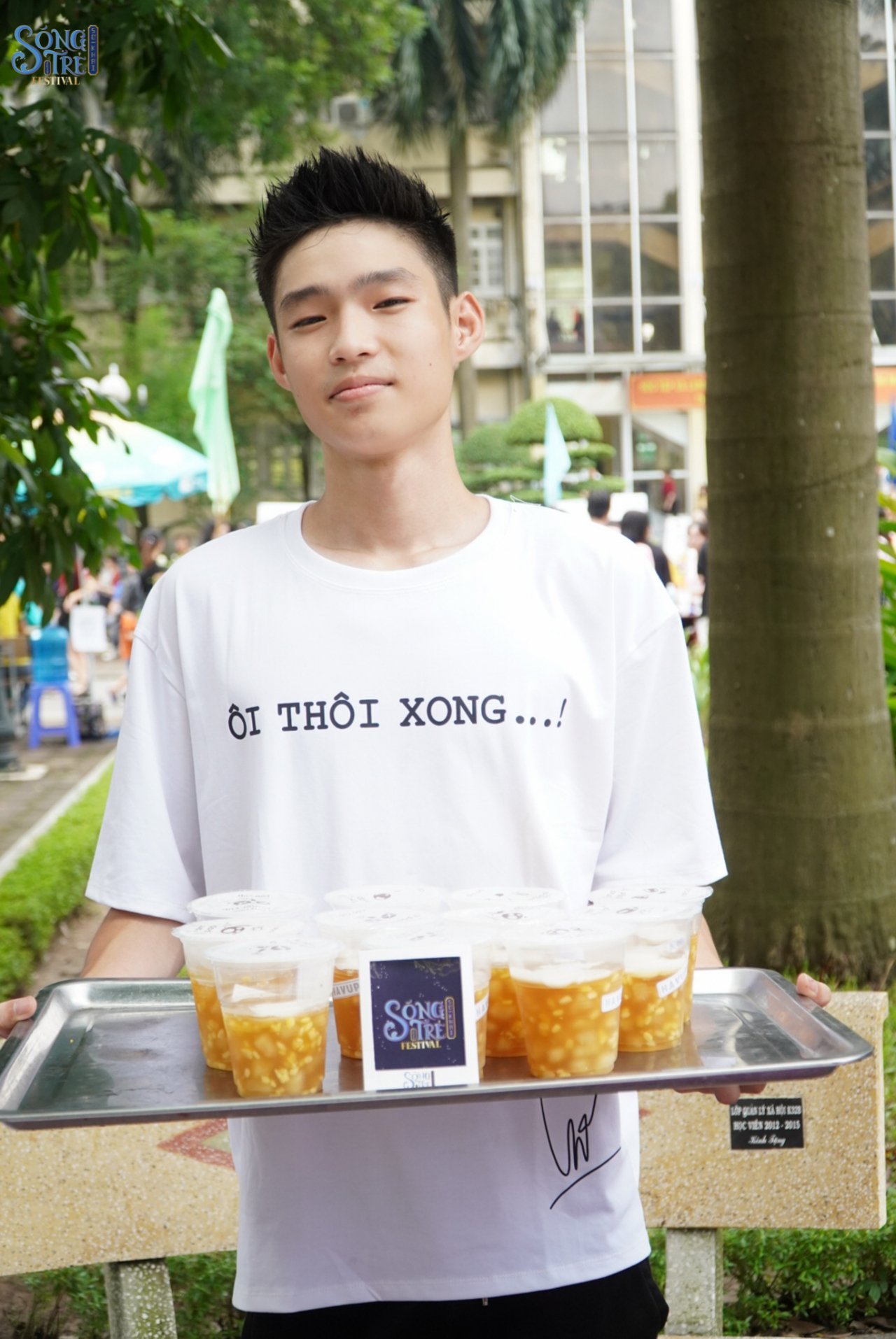 vlogger-ha-vu-pham-khuay-dong-khong-khi-ngay-nhap-hoc-cua-sinh-vien-bao-chi