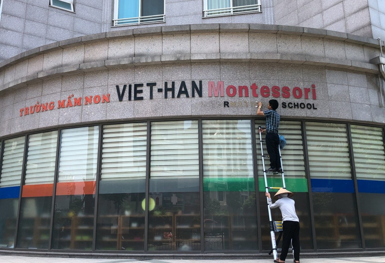 Trường Mầm non Việt - Hàn cũng gỡ mác Quốc tế.