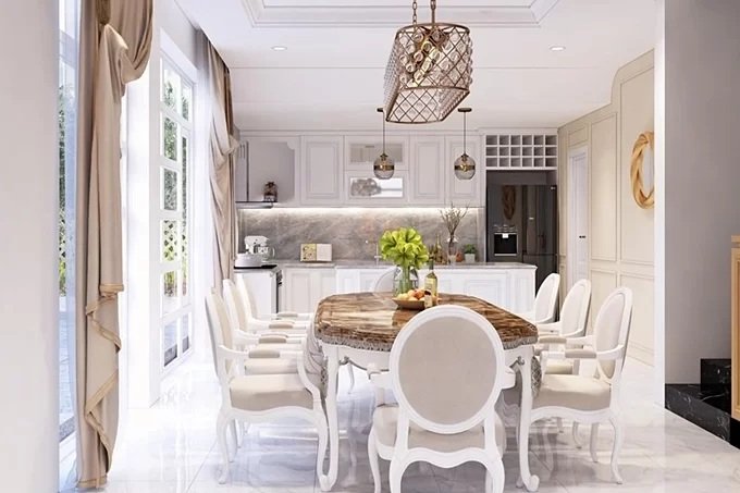 Trịnh Kim Chi được ông xã tặng biệt thự nhân dịp sinh nhật tuổi 47. Căn biệt thự này tọa lạc tại quận 7, TP HCM với diện tích hơn 200 m2, có cả hồ bơi. 
