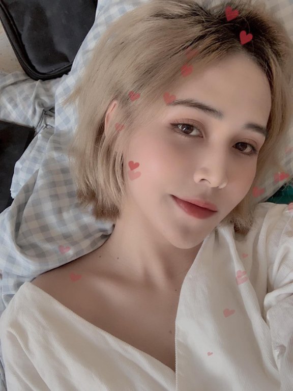 Chuyện tình nữ streamer chuyển giới: Lần đầu gặp đã cho con trai nhà người ta đợi 4 tiếng, được nửa kia
