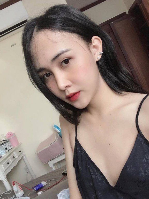 Chuyện tình nữ streamer chuyển giới: Lần đầu gặp đã cho con trai nhà người ta đợi 4 tiếng, được nửa kia 
