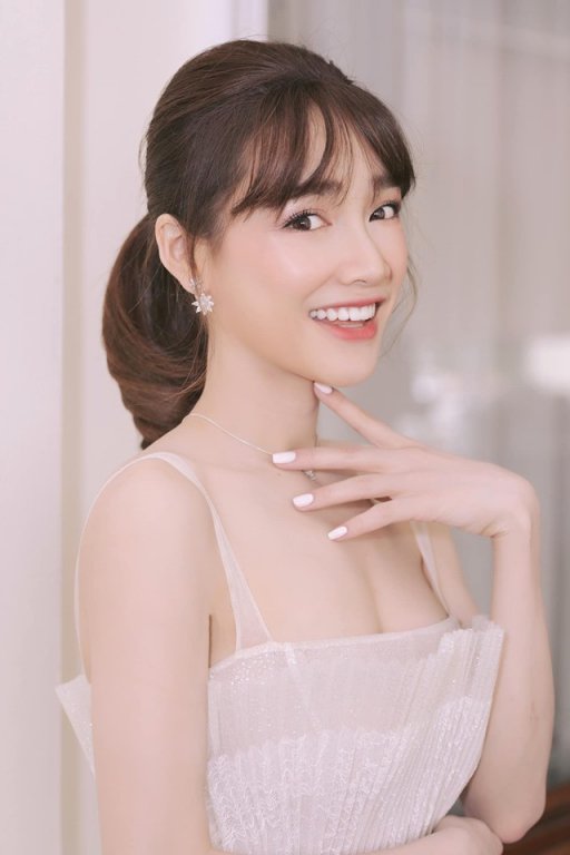 nhan-sac-ngot-ngao-cua-ba-me-mot-con-nha-phuong