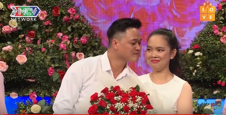 Văn Nam và Thùy Dương đều bấm nút đồng ý hẹn hò. 