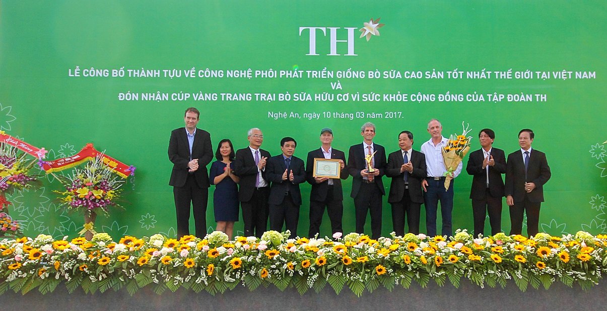 sua-tuoi-huu-co-th-true-milk-dang-cap-tu-cai-tam-tien-phong-dong-sua-tot-cho-suc-khoe