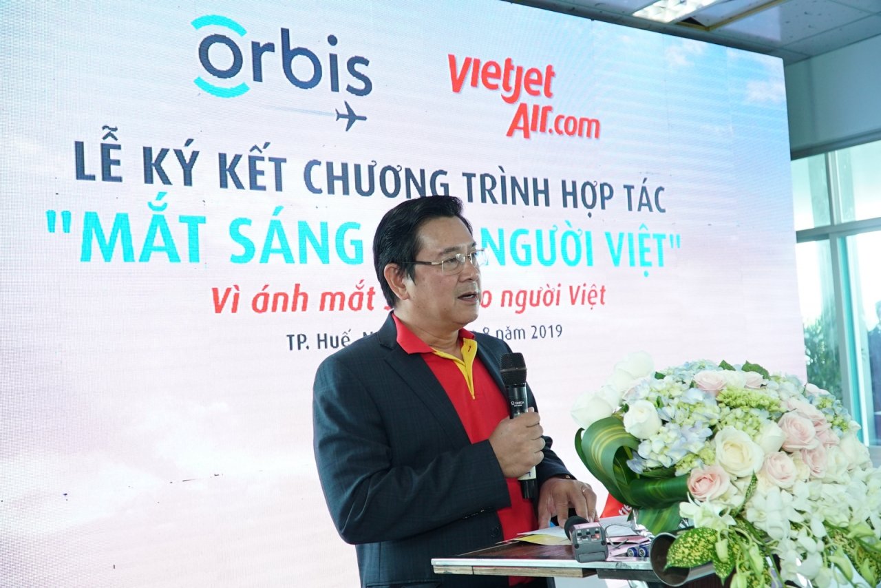 vietjet-dong-hanh-cung-benh-vien-bay-tren-khong-mang-mat-sang-cho-nguoi-dan