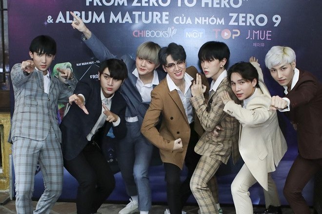 Zero 9 gây tranh cãi khi thắng giải Global Entertainer Award (Nghệ sĩ giải trí toàn cầu) tại lễ trao giải Soribada Best K - Music Awards diễn ra ở Hàn Quốc.
