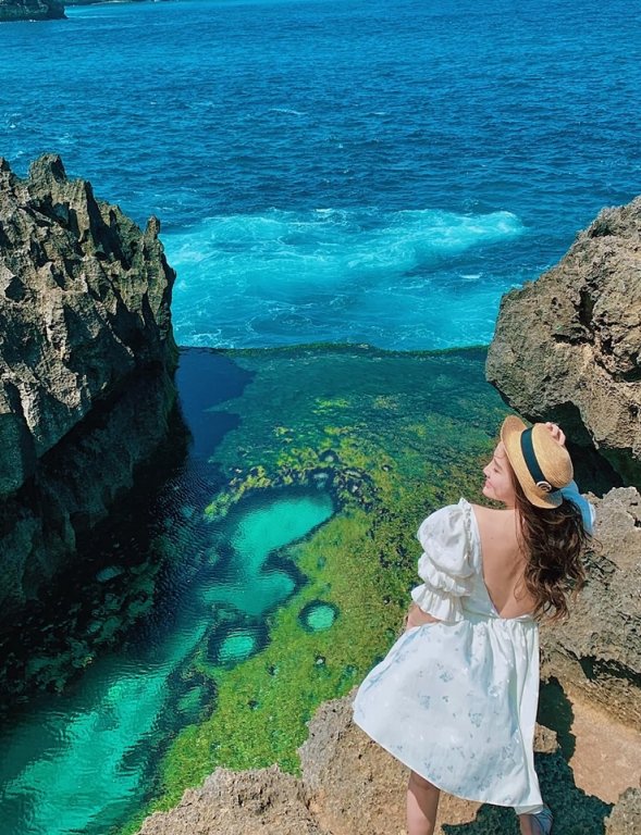 Ở tuổi 31, Bảo Thy đã đi du lịch khá nhiều nơi trên thế giới như Pháp, Hàn Quốc, Indonesia... Những bức hình cô chia sẻ trên trang cá nhân đều nhận được nhiều lời khen từ người hâm mộ. Ít ai ngờ rằng nữ ca sĩ đã bước sang tuổi tam tuần.