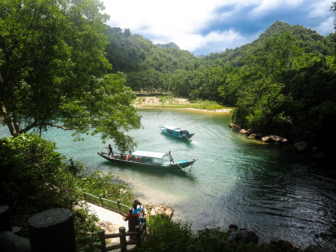 kham-pha-ve-trang-le-ben-trong-dong-uot-lon-nhat-the-gioi