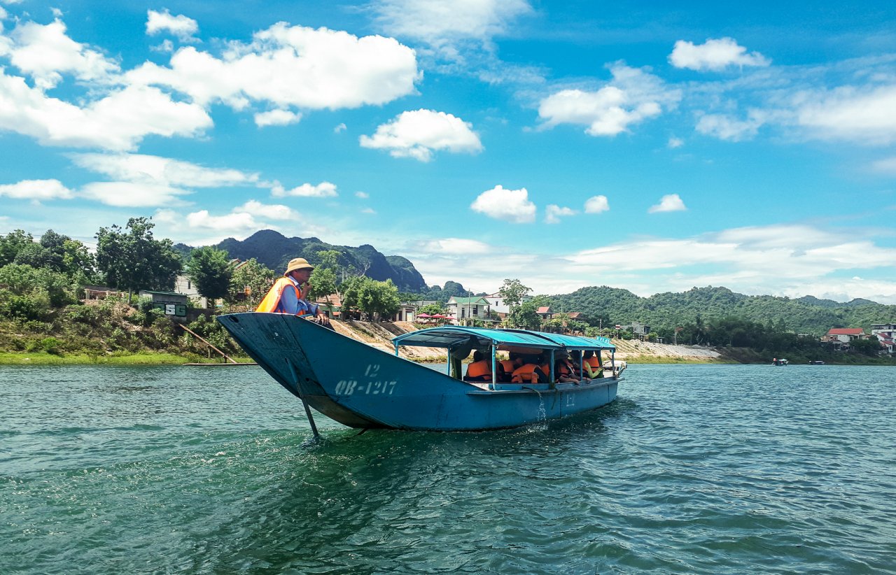 kham-pha-ve-trang-le-ben-trong-dong-uot-lon-nhat-the-gioi