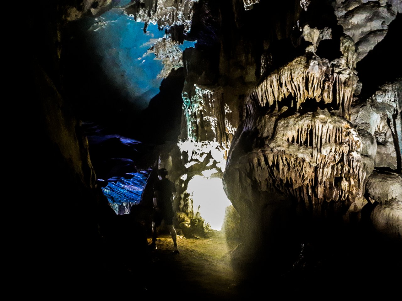 kham-pha-ve-trang-le-ben-trong-dong-uot-lon-nhat-the-gioi