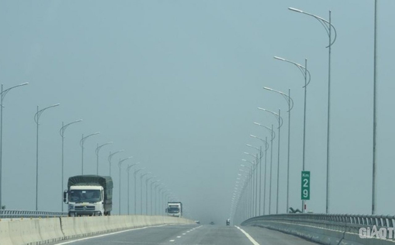 Cầu Hưng Hà.
