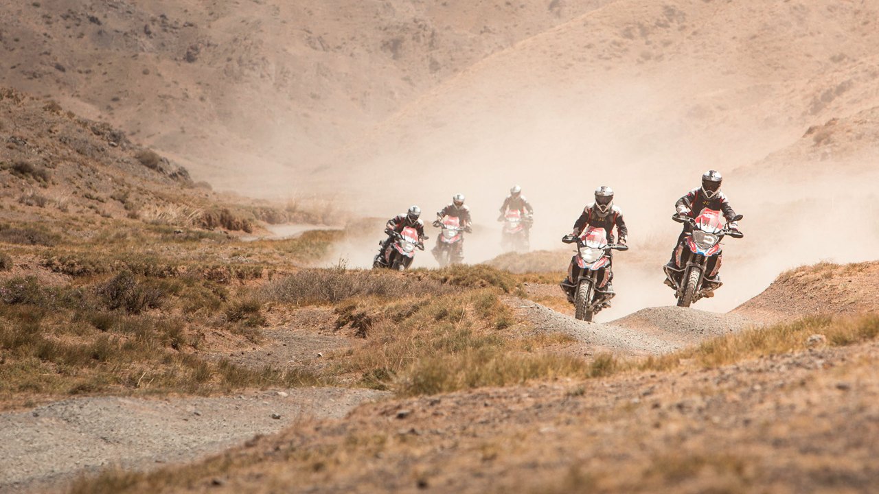 bmw-motorrad-lan-dau-to-chuc-vong-loai-gs-trophy-viet-nam