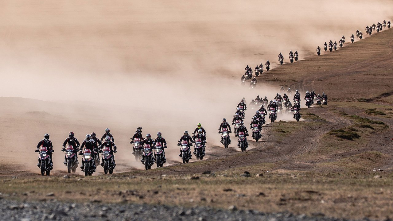 bmw-motorrad-lan-dau-to-chuc-vong-loai-gs-trophy-viet-nam