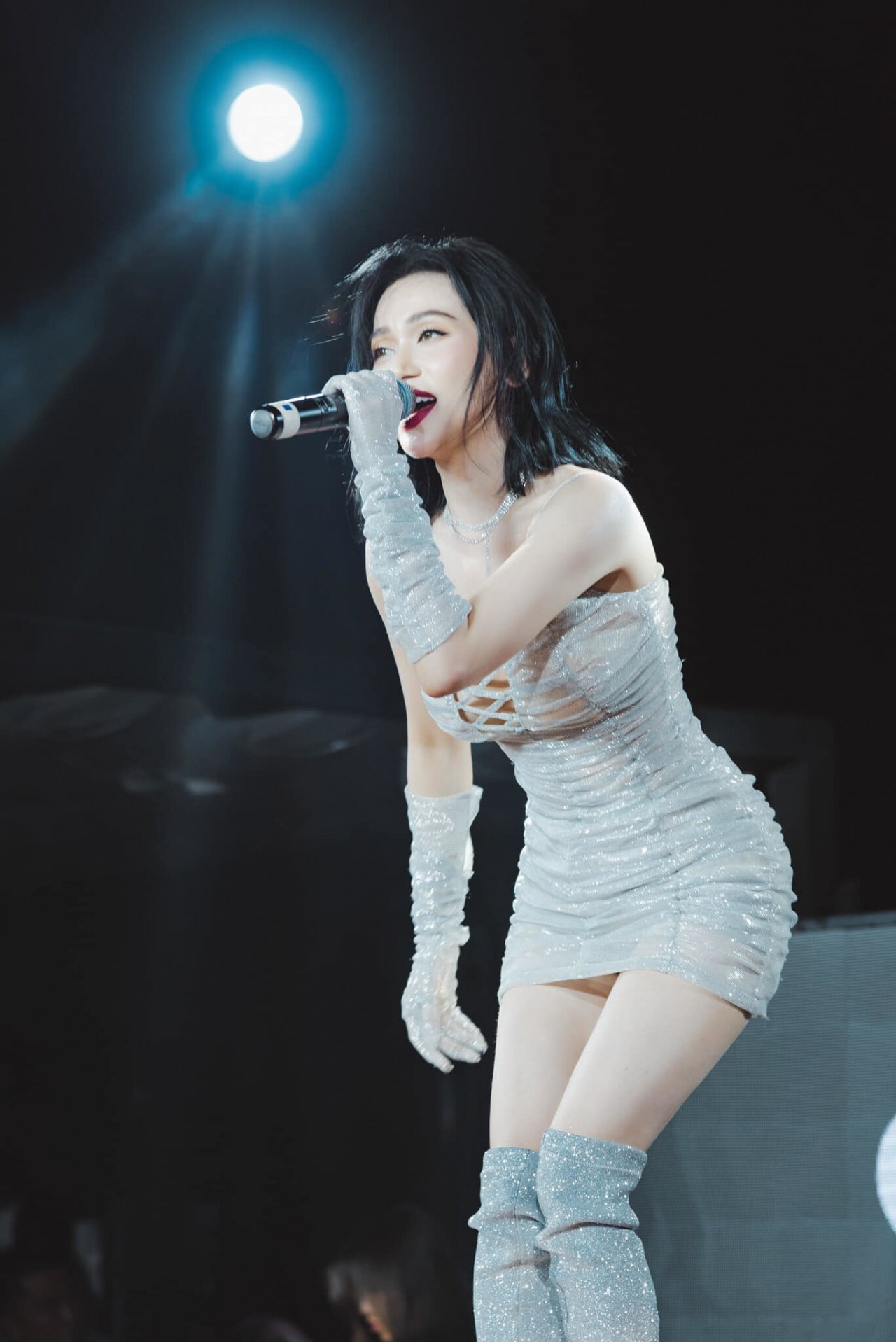 can-canh-than-hinh-nong-bong-cua-si-thanh