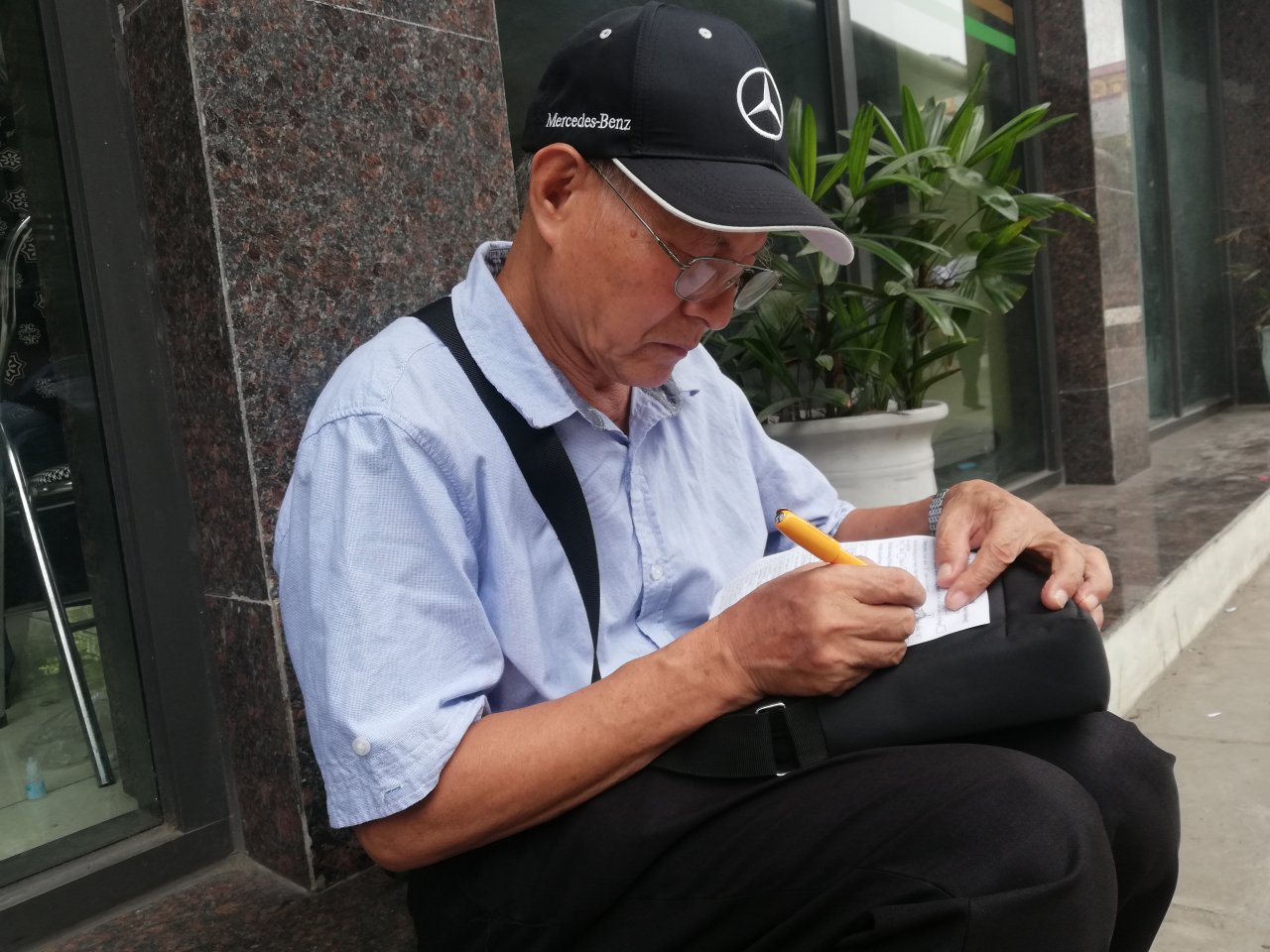 ha-noi-hang-nghin-nguoi-cao-tuoi-do-xo-di-lam-ve-xe-buyt-mien-phi