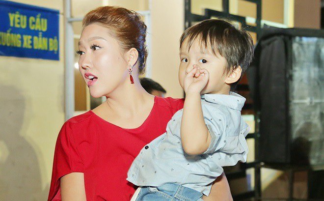 Phi Thanh Vân trở thành mẹ đơn thân sau 2 cuộc hôn nhân tan vỡ. 