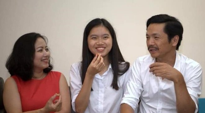 Nghệ sĩ Trung Anh hiếm hoi khoe ảnh chụp bên vợ con. 