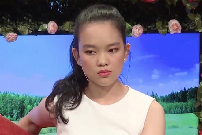 co-gai-doi-ban-trai-di-chau-au-trong-ban-muon-hen-ho-lan-dau-len-tieng-khong-thieu-thon-den-muc-phai-di-an-bam-dan-ong