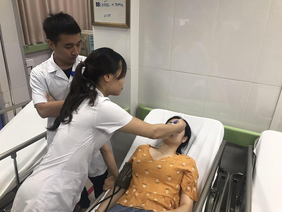 ga-chong-danh-vo-dang-be-con-so-sinh-co-tien-an-va-lam-tin-dung-den