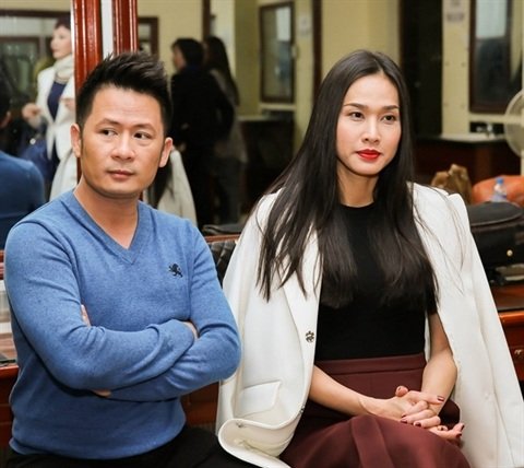 Dương Mỹ Linh có bạn trai mới sau khi chia tay Bằng Kiều. Được biết, bạn trai Hoa hậu Phụ nữ Việt Nam 2006 là doanh nhân thành đạt, năm nay 46 tuổi. Anh hiện sống tại bang California, là chủ hệ thống nhà hàng Việt nổi tiếng tại Mỹ và có mối quan hệ thân thiết với một số nghệ sĩ. Theo tiết lộ từ một người bạn của Dương Mỹ Linh bạn trai của cô giàu có, sành điệu và là người có học thức. 