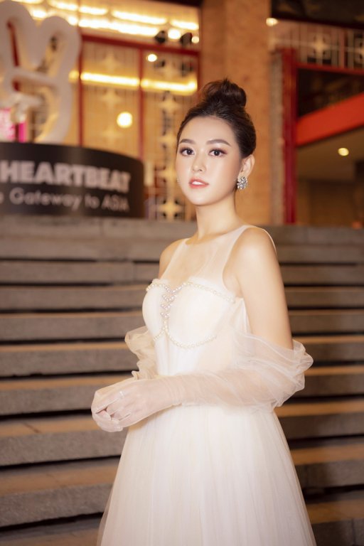 á hậu tường san Á hậu Tường San