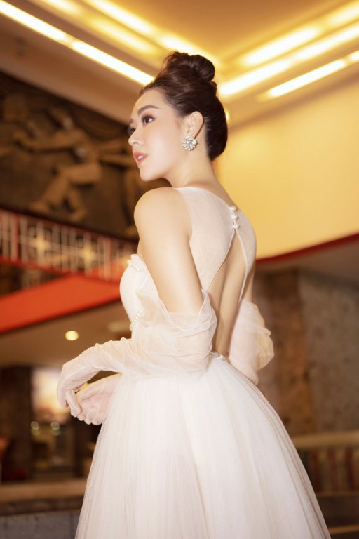Á hậu Tường San 