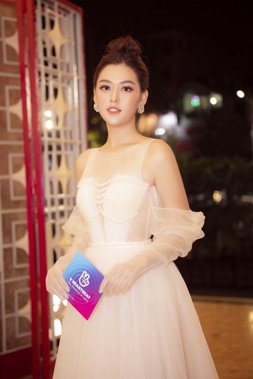 Á hậu Tường San 