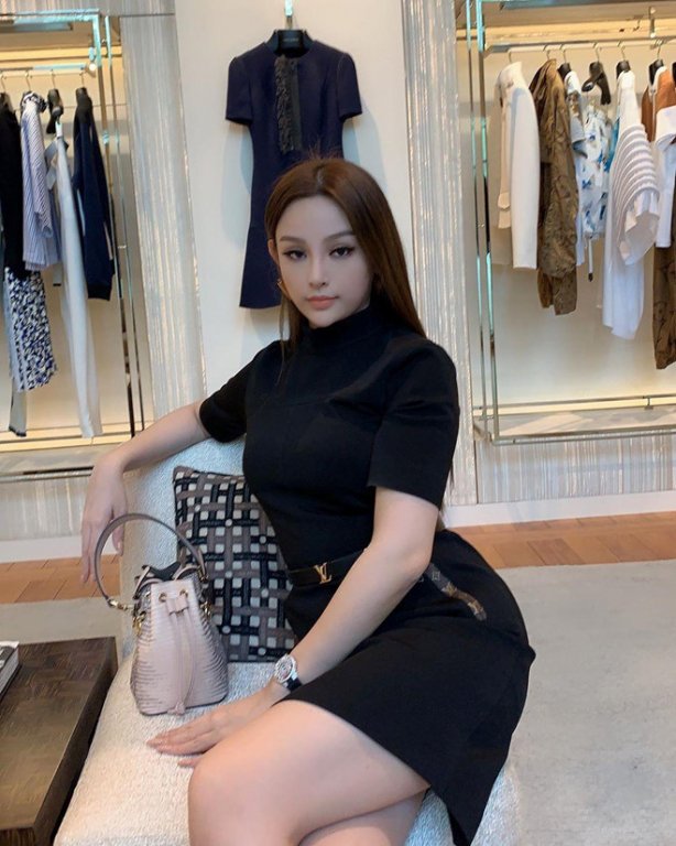 huyenbaby89_61747984_1575660032568530_1365737527122465418_n_1.jpg